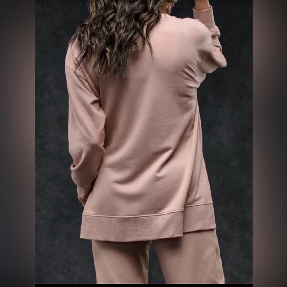 Luxome Essential jogger and tunic set - Picture 2 of 16